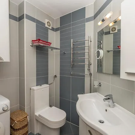 Irisa Art Apartment *