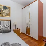 Irisa Art Apartment