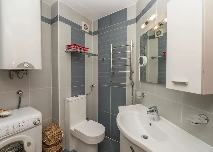 Irisa Art Apartment *