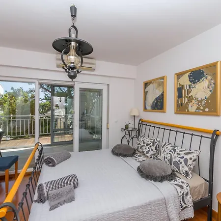 Irisa Art Μακάρσκα